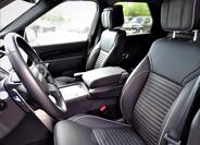 Land Rover Discovery 9