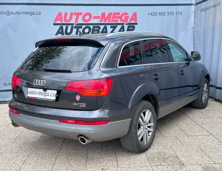 Audi Q7 6