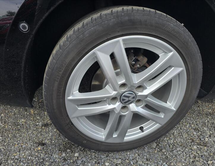 Volkswagen Golf 32