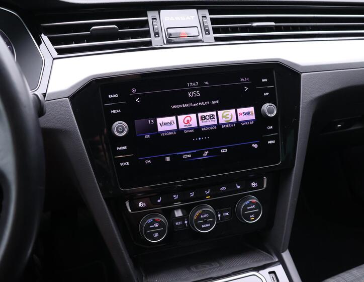 Volkswagen Passat 25