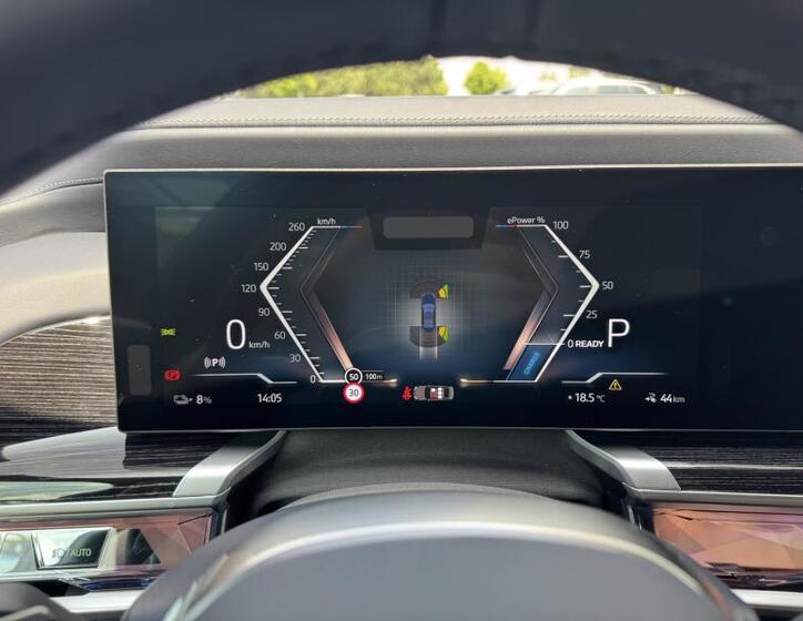 BMW i7 10