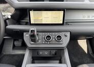Land Rover Defender 16