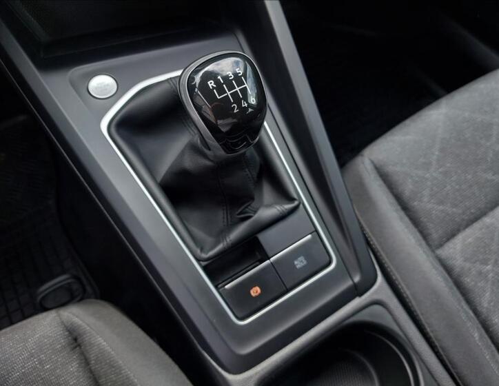 Volkswagen Golf 32