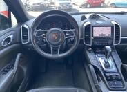 Porsche Cayenne 24