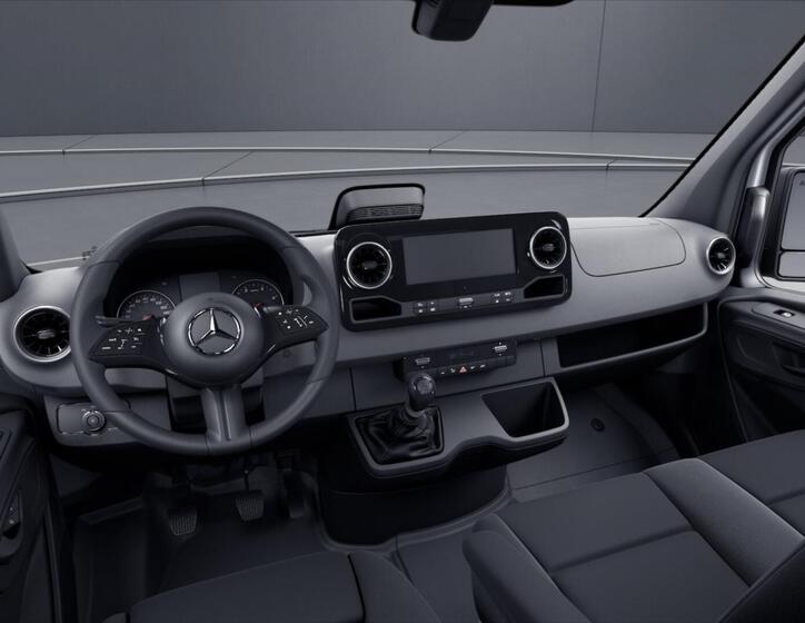 Mercedes-Benz Sprinter 4