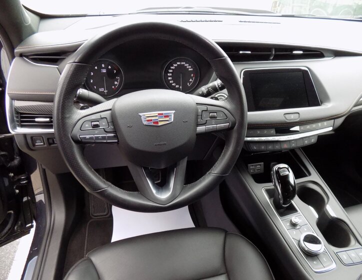 Cadillac XT4 25