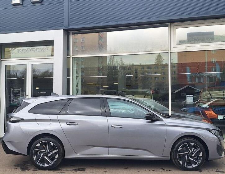 Peugeot 308 8