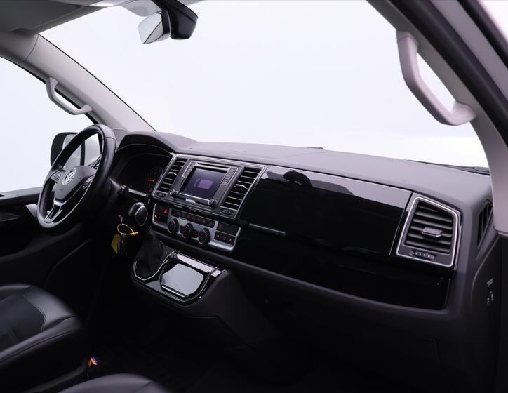 Volkswagen Multivan 27