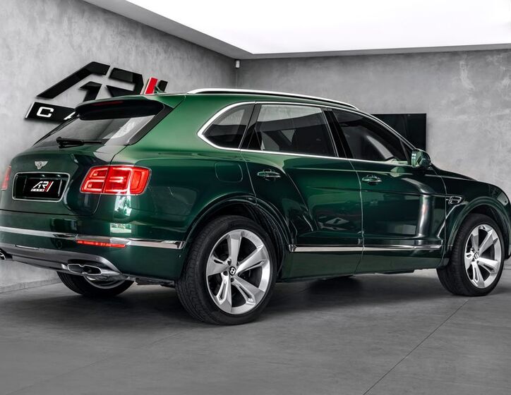 Bentley Bentayga 5