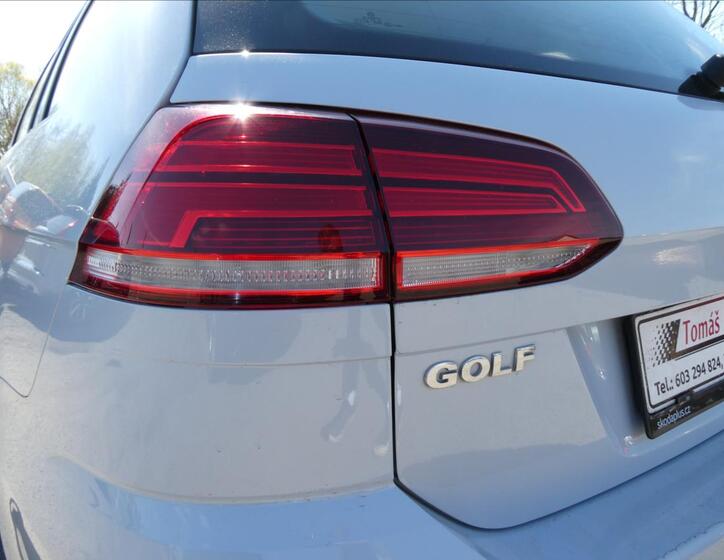 Volkswagen Golf 10