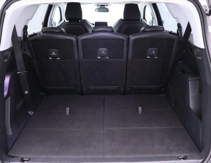 Peugeot 5008 10