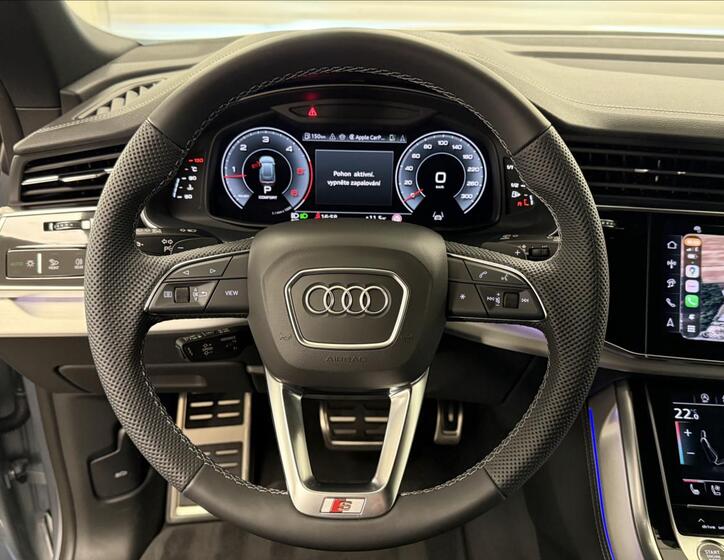Audi Q8 13