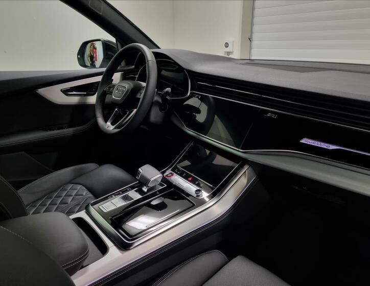 Audi SQ8 24
