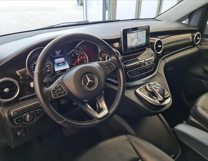 Mercedes-Benz Třídy V 9