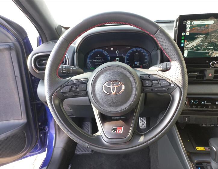 Toyota Yaris 16