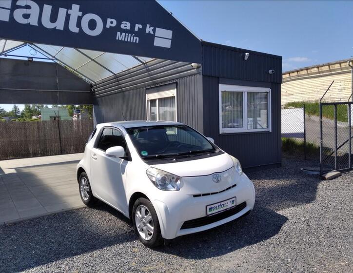 Toyota iQ 1