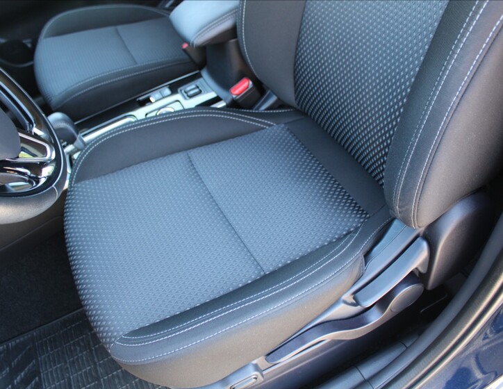 Mitsubishi Outlander 25