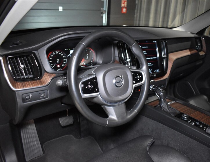 Volvo XC60 14