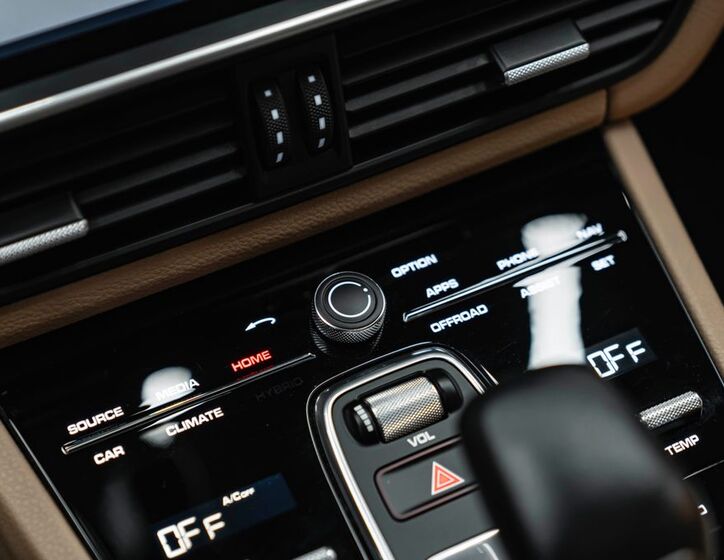 Porsche Cayenne 12