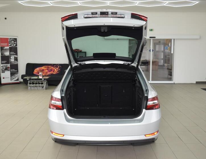 Škoda Superb 12