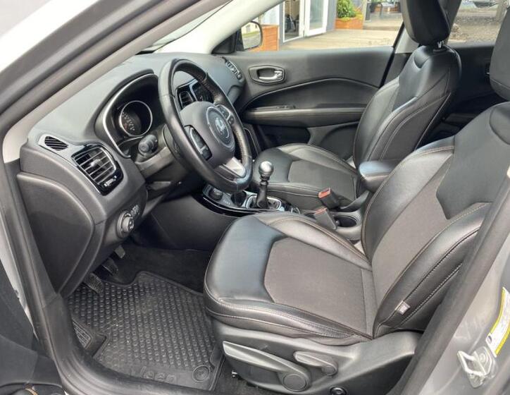 Jeep Compass 10