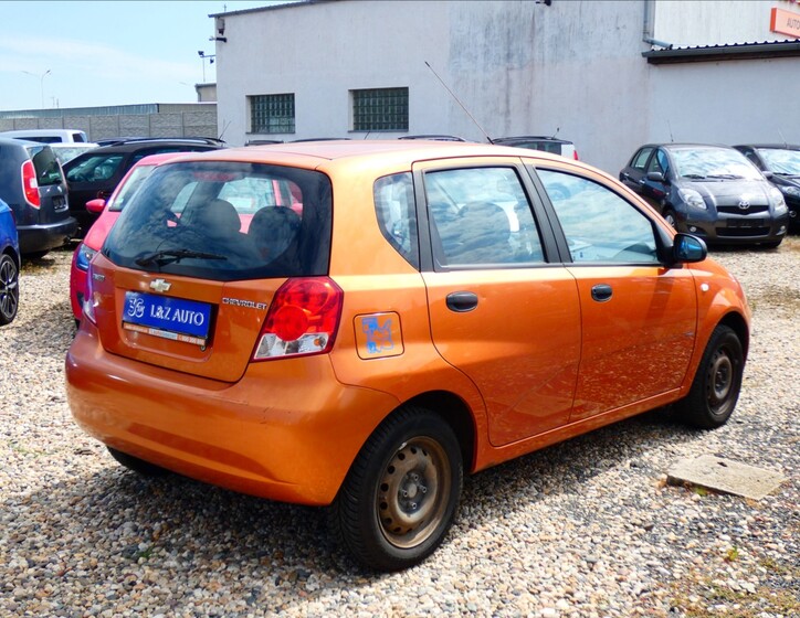 Chevrolet Aveo 4