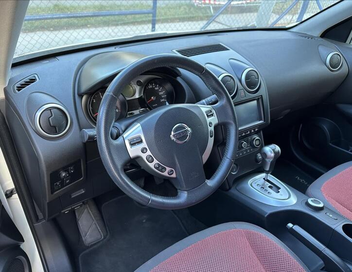 Nissan Qashqai 40