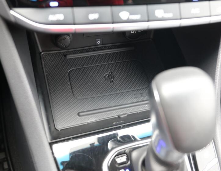 Hyundai IONIQ 53