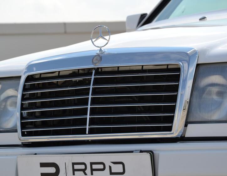 Mercedes-Benz 124 36