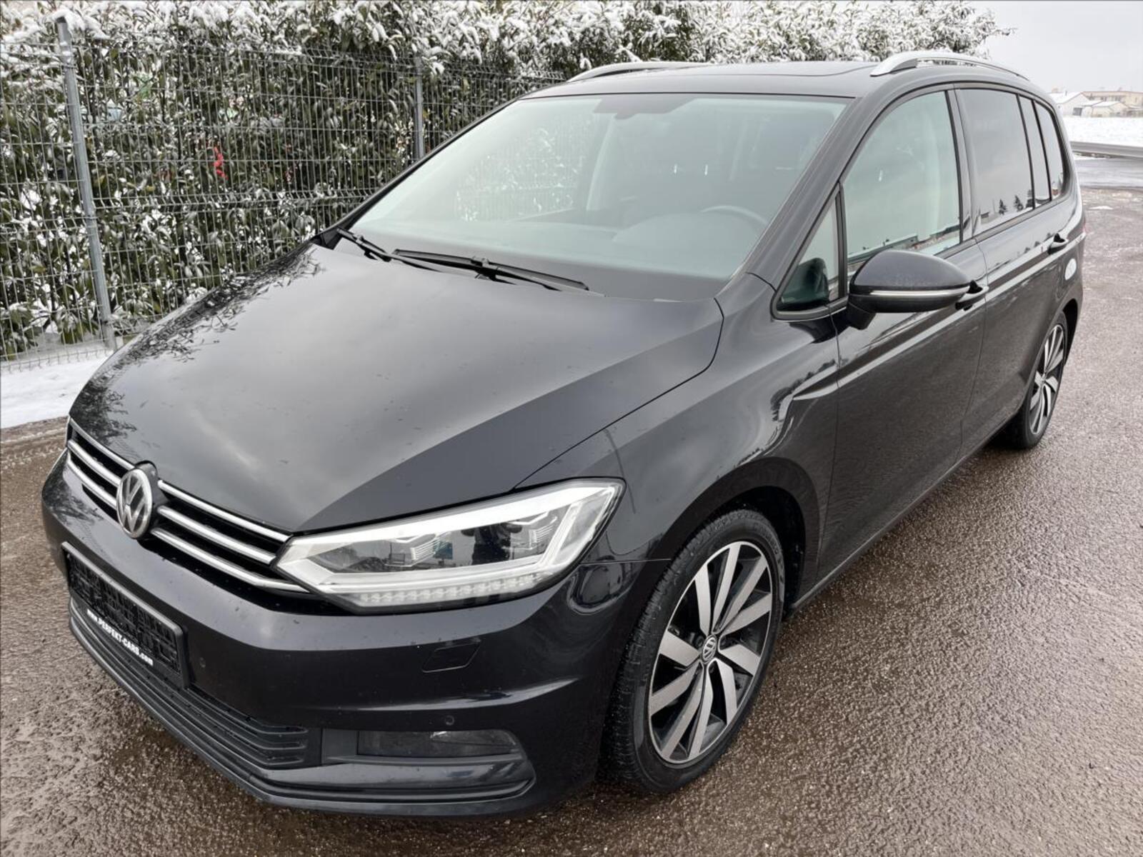 Volkswagen Touran 1