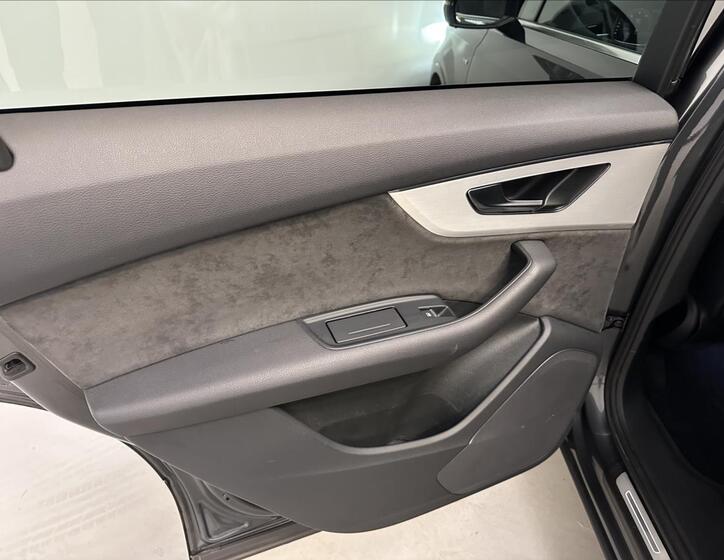 Audi Q7 35