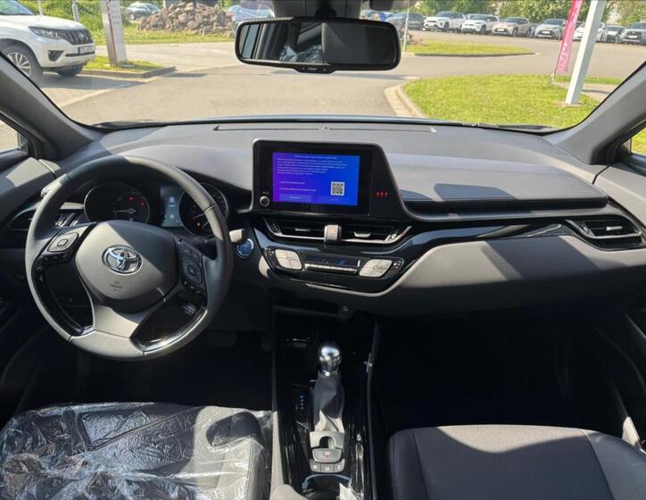 Toyota C-HR 10