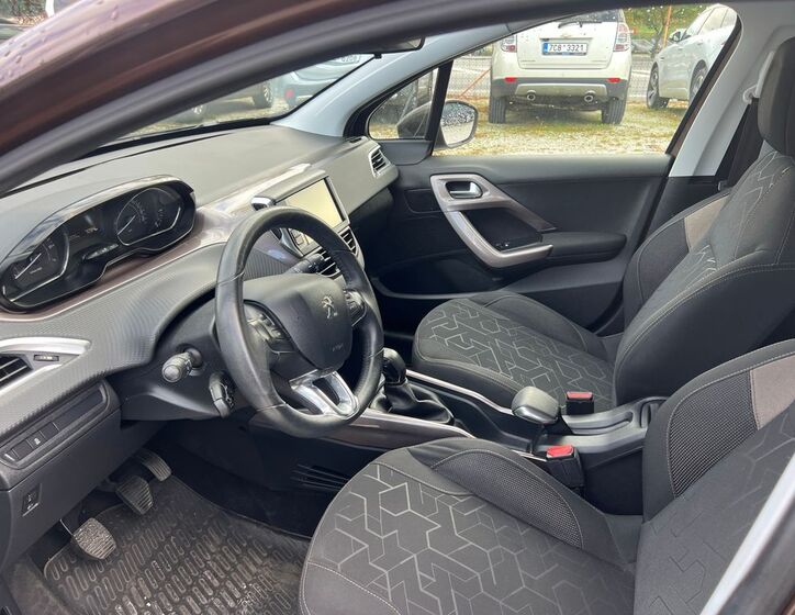 Peugeot 2008 6