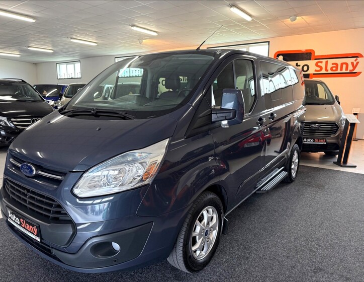 Ford Tourneo Custom 1