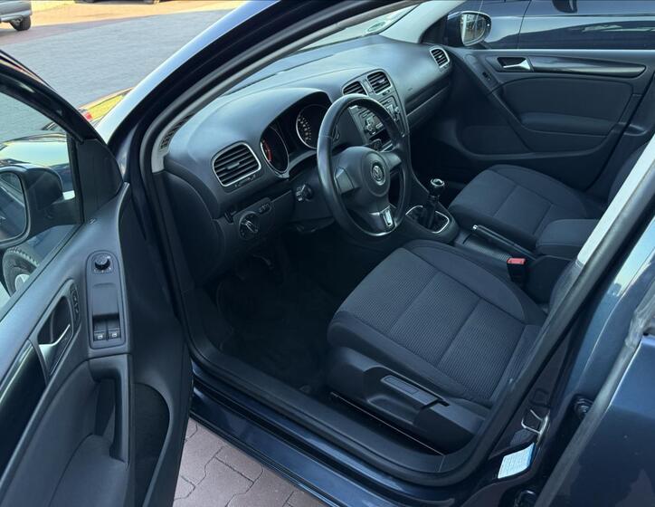Volkswagen Golf 9