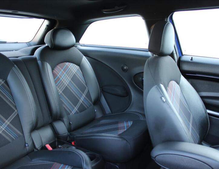Mini Paceman 38