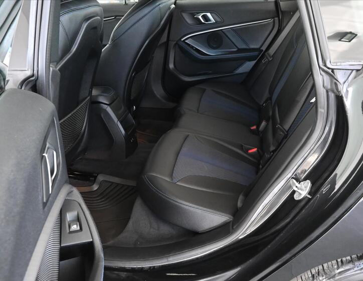 BMW Řada 2 9