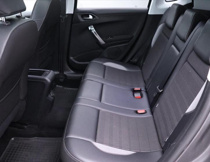 Peugeot 2008 15