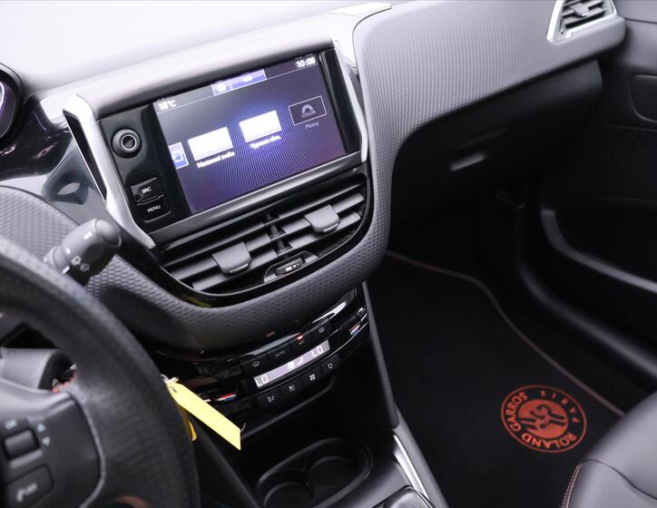 Peugeot 208 19