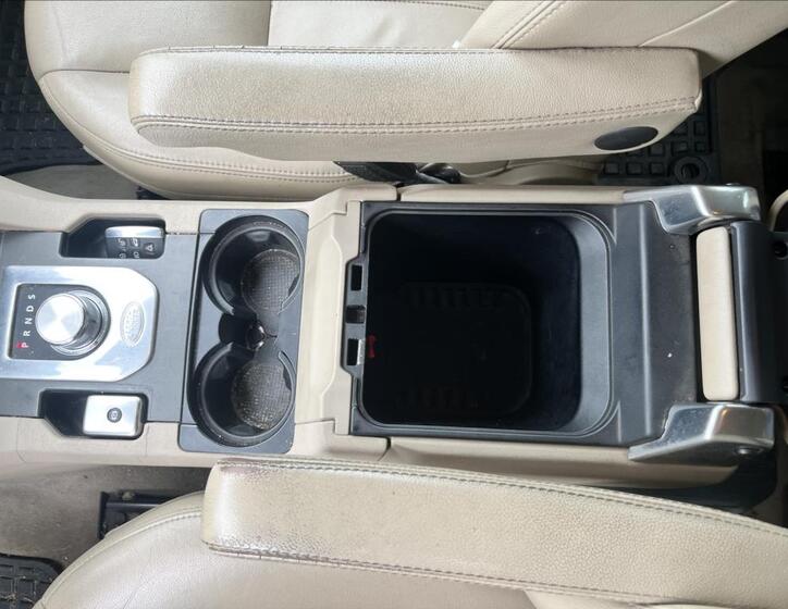 Land Rover Discovery 23