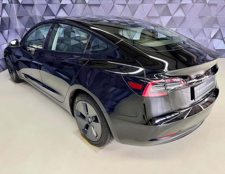 Tesla Model 3 5