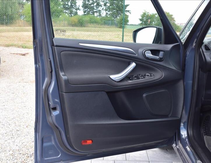 Ford Galaxy 22