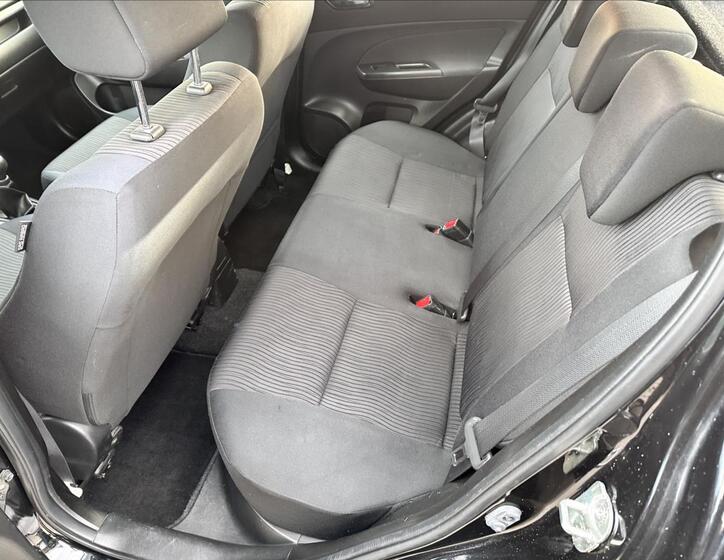 Suzuki Swift 13