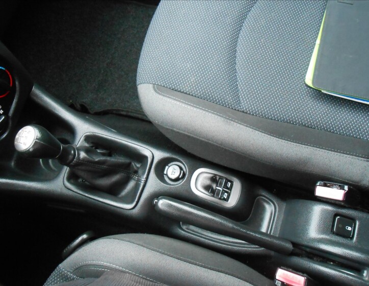 Peugeot 206 24