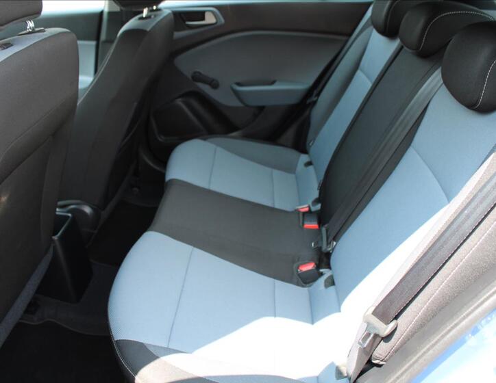 Hyundai i20 11