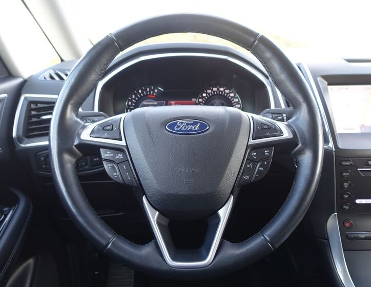 Ford Galaxy 9