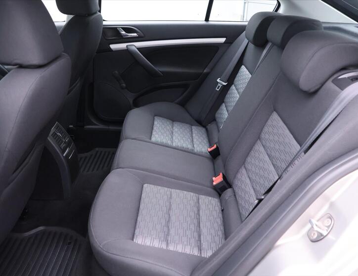 Škoda Octavia 14