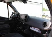 Mercedes-Benz Sprinter 10