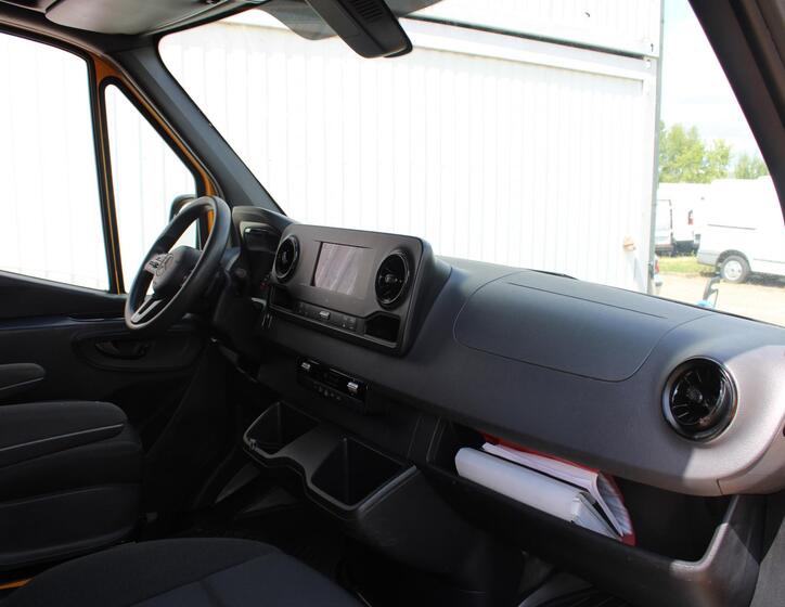 Mercedes-Benz Sprinter 10