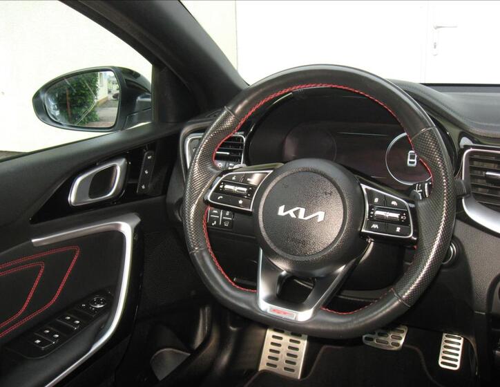 KIA ProCeed 22